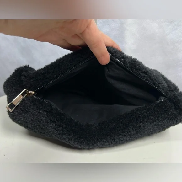 NWT Anthropologie The Love Knot Slouchy Bag: Sherpa Fleece Edition - Picture 5 of 5